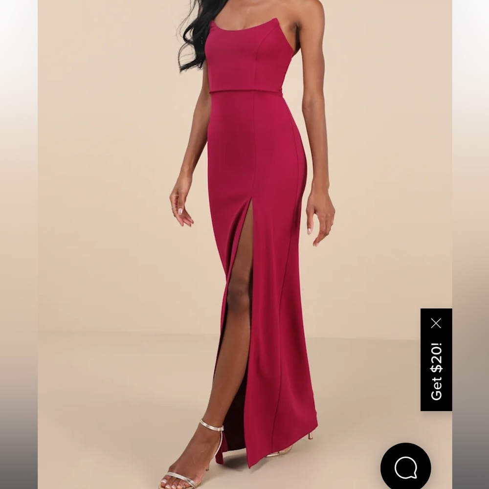 Lulus dress brand new with tags, didn’t fit and was final sale can’t return.